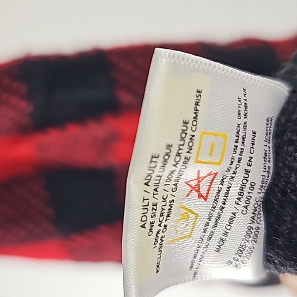 Hudson's Bay Canada Olympic Scarf - Picture 5 of 8